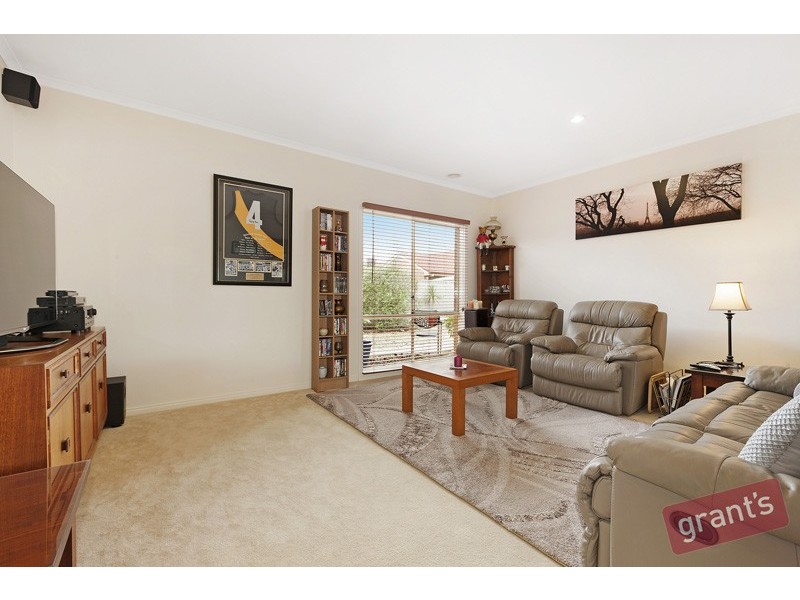 10 Benambra Close, Pakenham VIC 3810