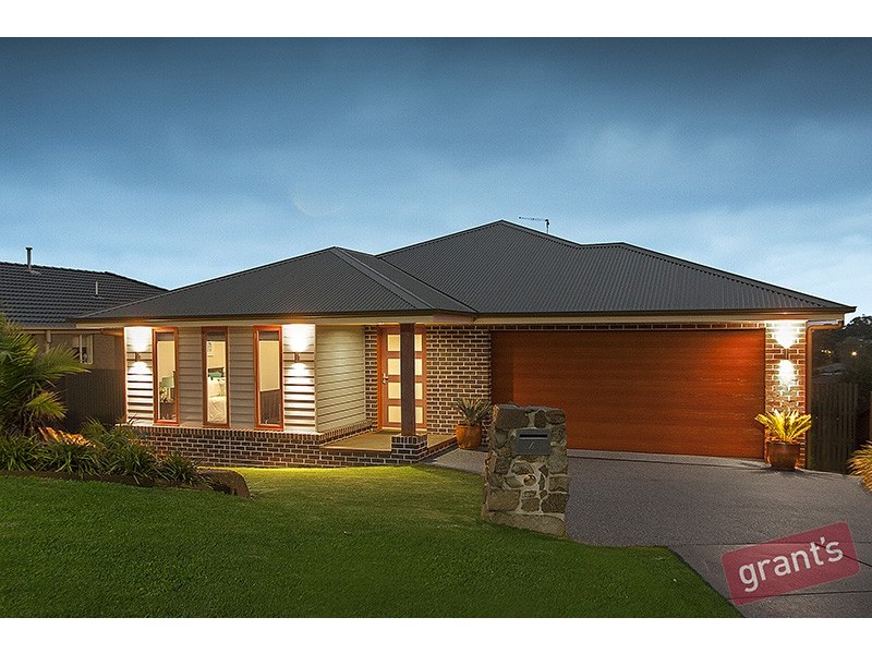 4 Fleming Terrace, Pakenham VIC 3810