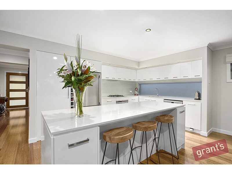 4 Fleming Terrace, Pakenham VIC 3810