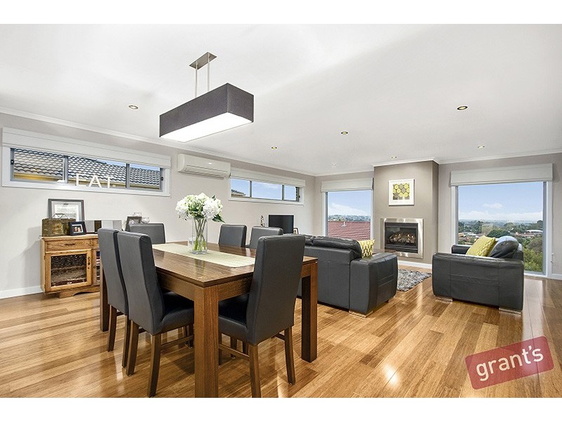 4 Fleming Terrace, Pakenham VIC 3810