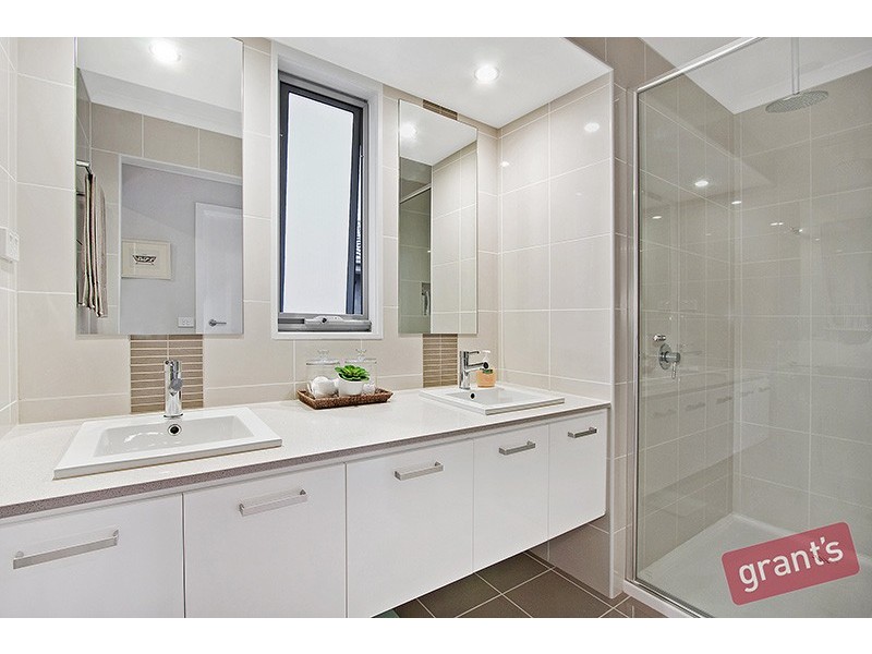 4 Fleming Terrace, Pakenham VIC 3810