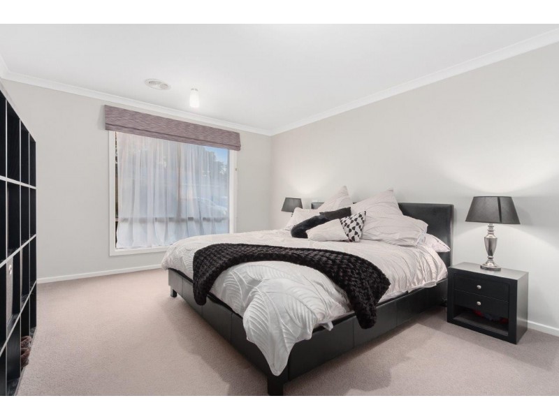 9 Penarie Place, Pakenham VIC 3810