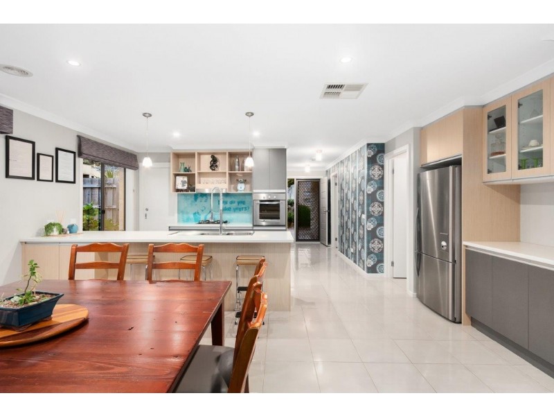 9 Penarie Place, Pakenham VIC 3810