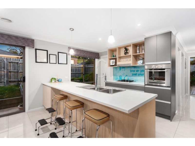 9 Penarie Place, Pakenham VIC 3810