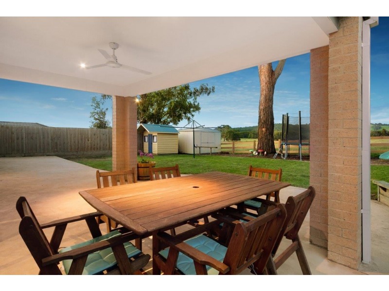 9 Penarie Place, Pakenham VIC 3810
