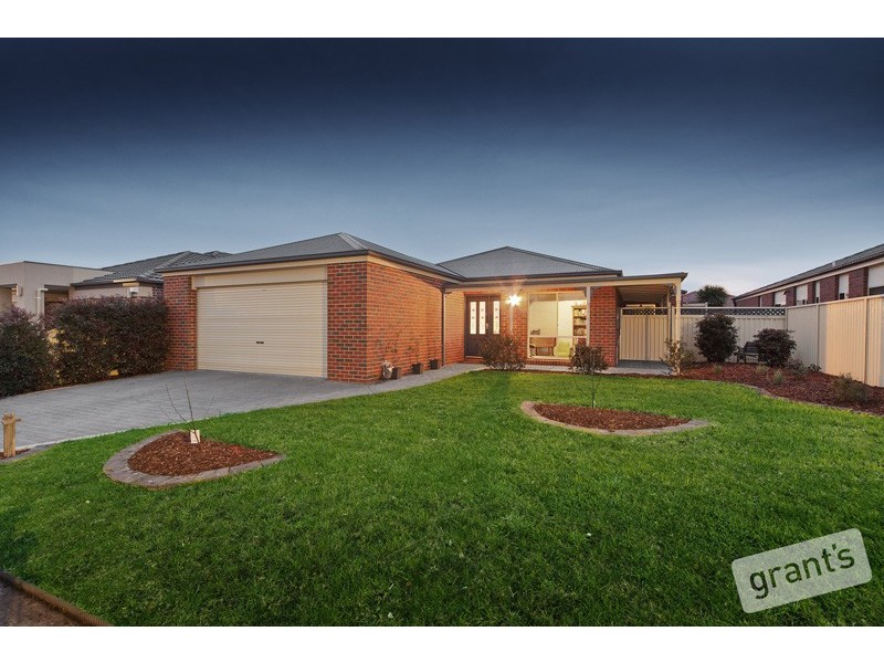 10 Lobelia Street, Pakenham VIC 3810