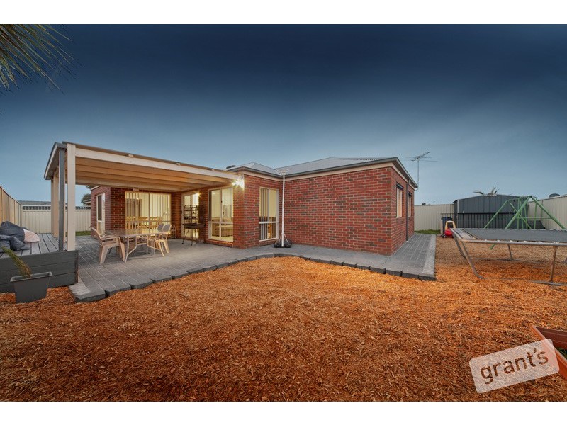 10 Lobelia Street, Pakenham VIC 3810