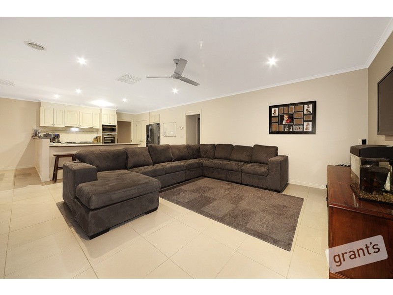 10 Lobelia Street, Pakenham VIC 3810