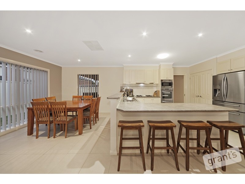 10 Lobelia Street, Pakenham VIC 3810