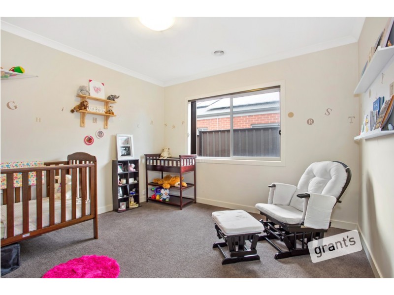 10 Half Moon Crescent, Pakenham VIC 3810