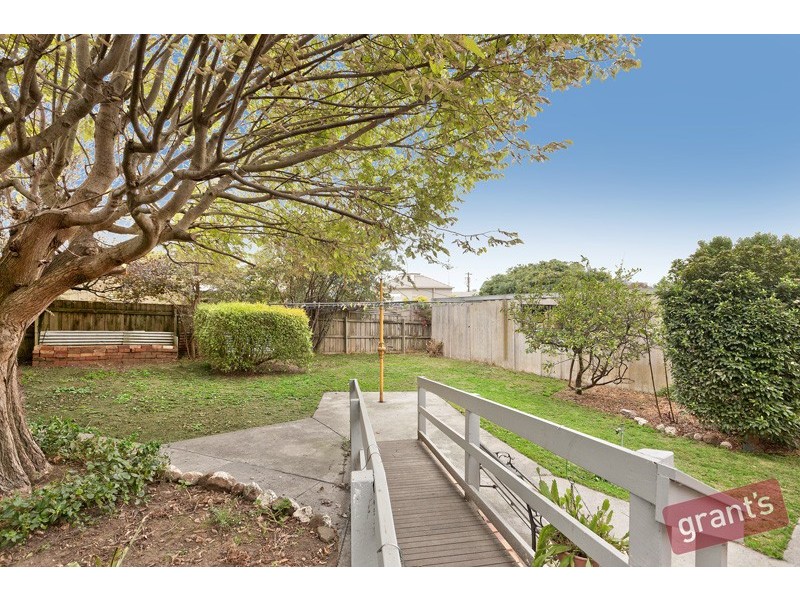 8 Deveney Street, Pakenham VIC 3810