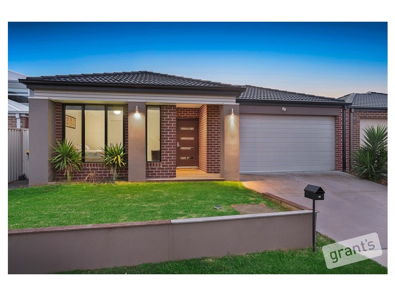 39 Warbler Street, Pakenham VIC 3810