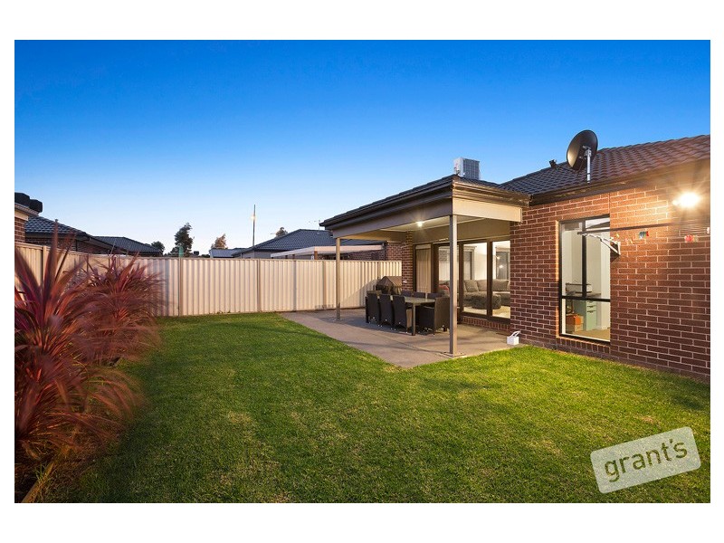 39 Warbler Street, Pakenham VIC 3810