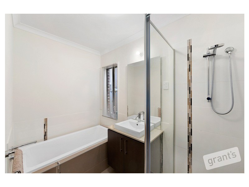 39 Warbler Street, Pakenham VIC 3810