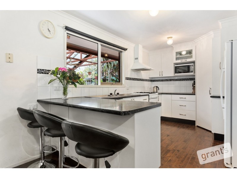 17 Cyprus Place, Pakenham VIC 3810