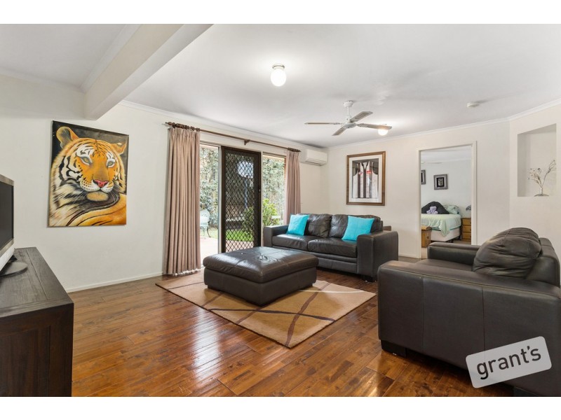 17 Cyprus Place, Pakenham VIC 3810