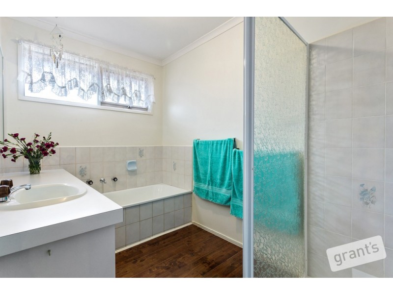 17 Cyprus Place, Pakenham VIC 3810