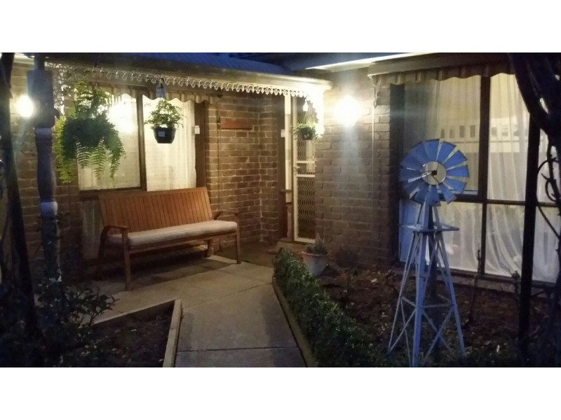 6 Kingston Avenue, Pakenham VIC 3810