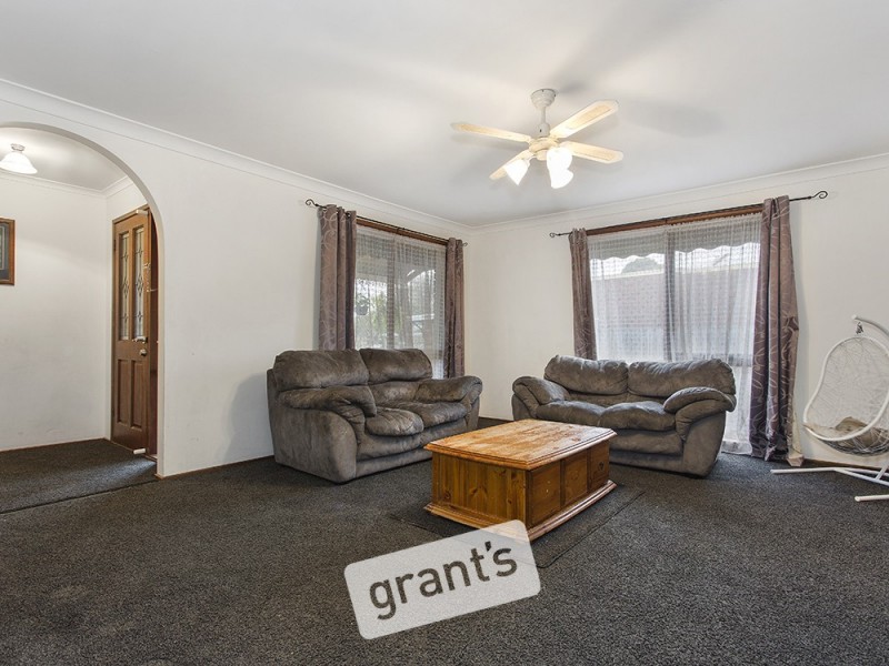 6 Kingston Avenue, Pakenham VIC 3810