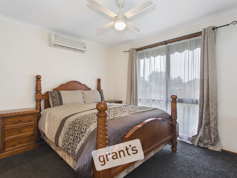 6 Kingston Avenue, Pakenham VIC 3810