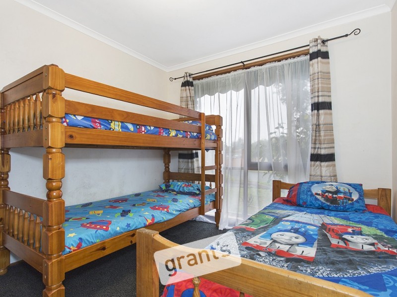 6 Kingston Avenue, Pakenham VIC 3810