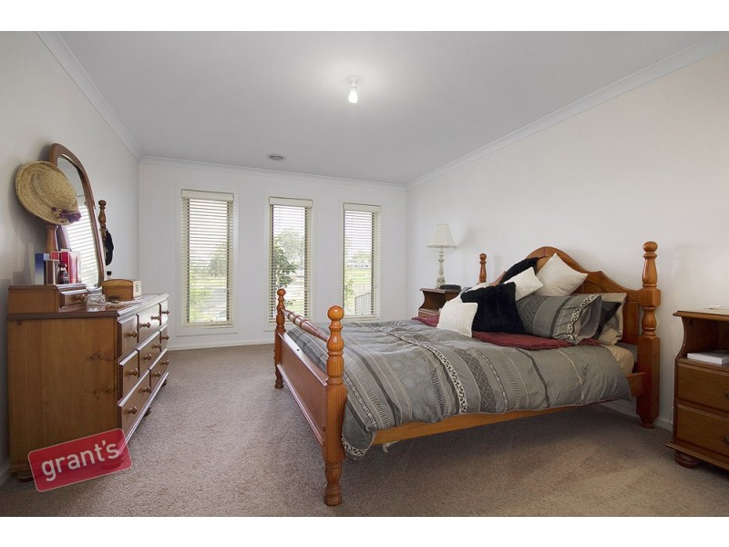 21 Monica Drive, Drouin VIC 3818