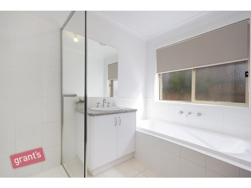 21 Monica Drive, Drouin VIC 3818