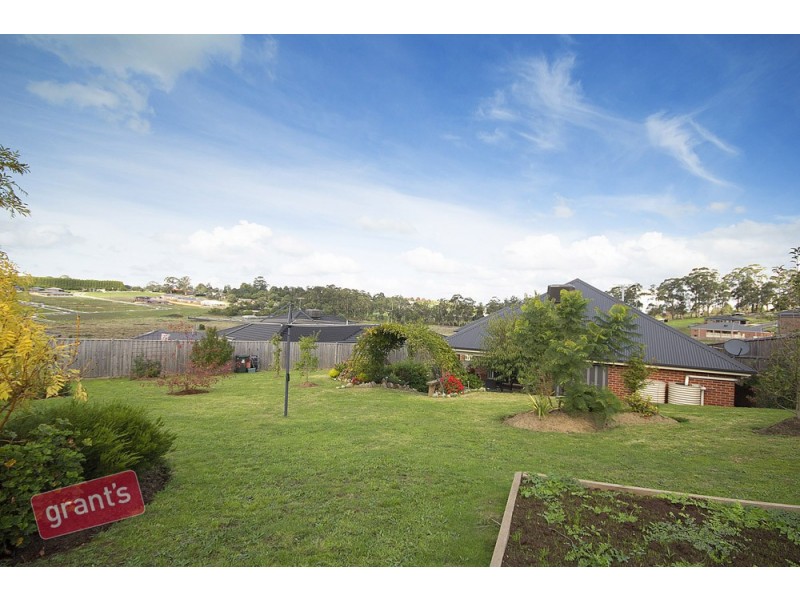 21 Monica Drive, Drouin VIC 3818
