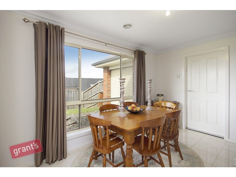 21 Monica Drive, Drouin VIC 3818
