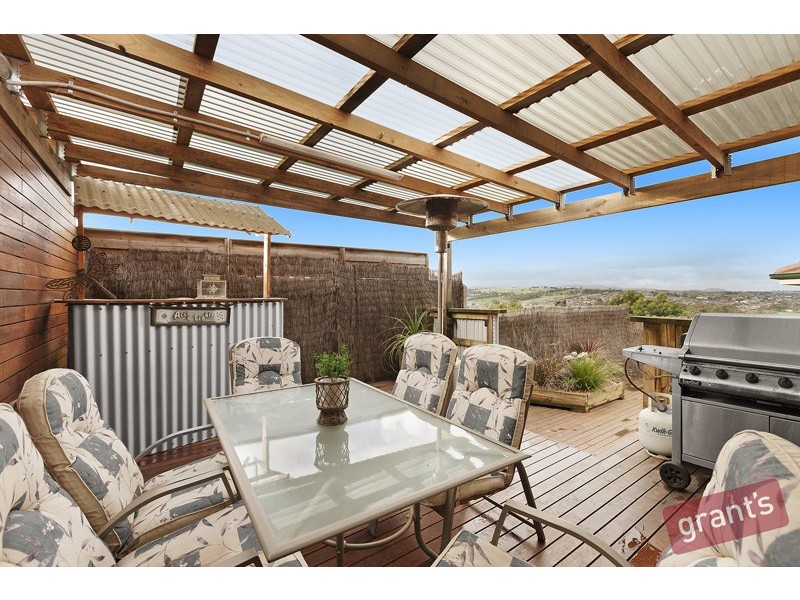 14 Fleming Terrace, Pakenham VIC 3810