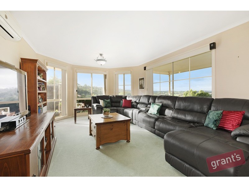 14 Fleming Terrace, Pakenham VIC 3810