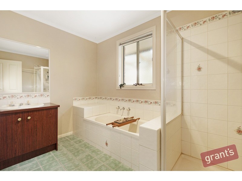 14 Fleming Terrace, Pakenham VIC 3810