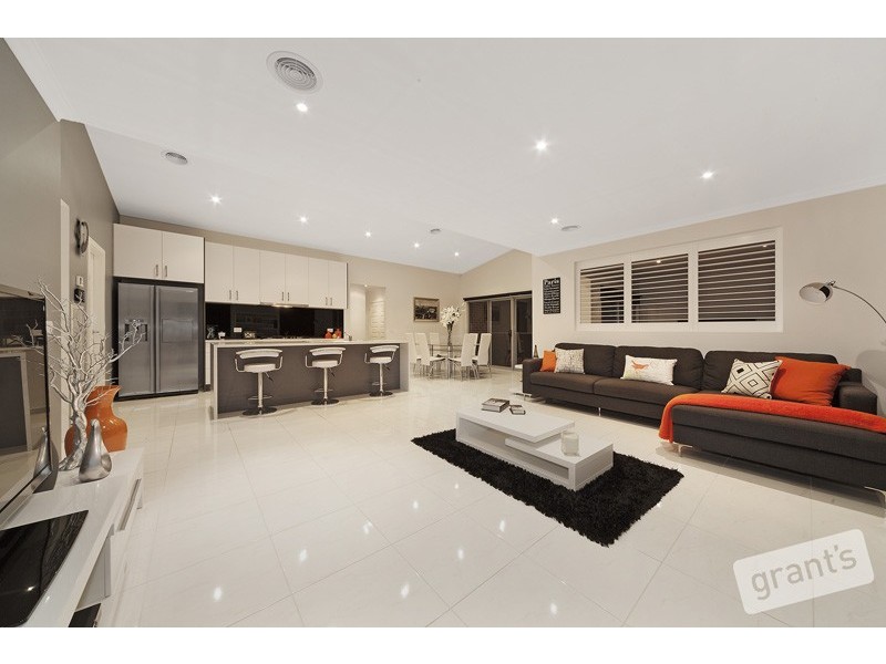 11 Powell Place, Pakenham VIC 3810