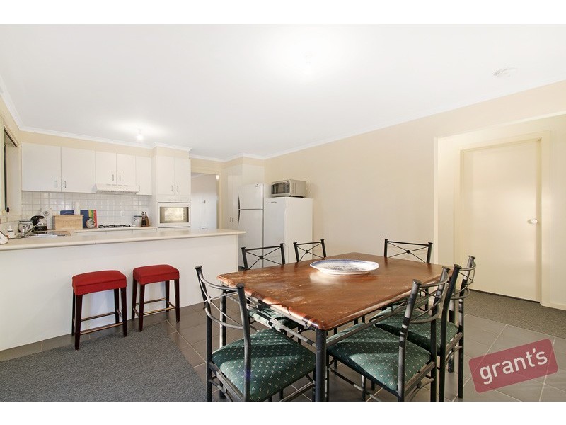 13 Palais Close, Narre Warren South VIC 3805