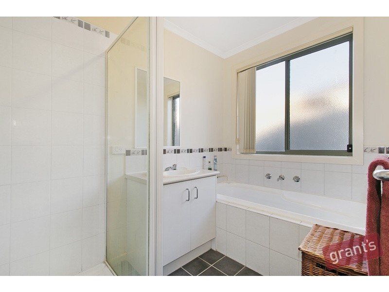 13 Palais Close, Narre Warren South VIC 3805