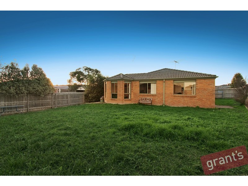 13 Palais Close, Narre Warren South VIC 3805