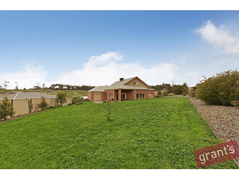 10 Crystal Court, Drouin VIC 3818