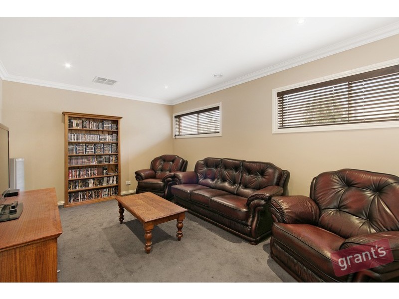 10 Crystal Court, Drouin VIC 3818