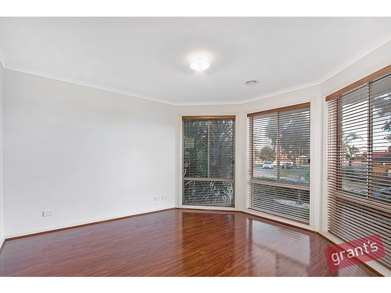 27 Swamp Gum Close, Pakenham VIC 3810