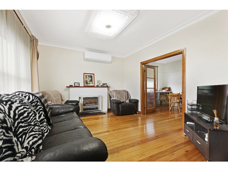 11 Campbell Street, Garfield VIC 3814