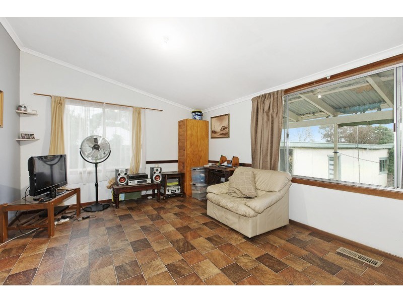 11 Campbell Street, Garfield VIC 3814