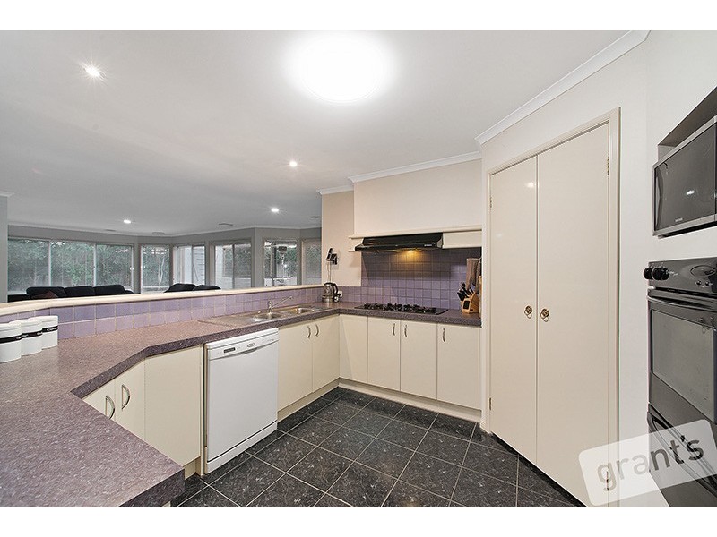 10 Lomandra Court, Narre Warren South VIC 3805