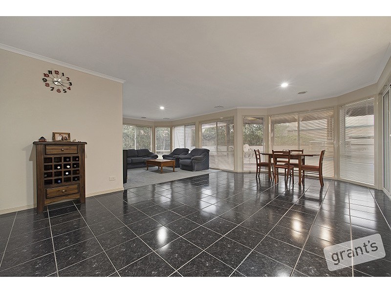 10 Lomandra Court, Narre Warren South VIC 3805
