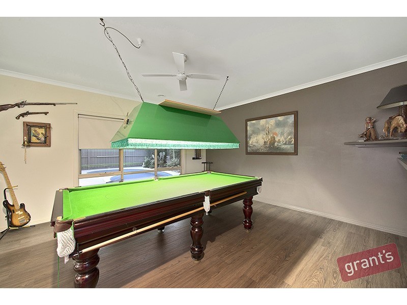 14 Riddell Grove, Pakenham VIC 3810