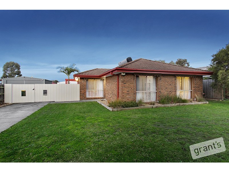 4 Ashton Place, Pakenham VIC 3810