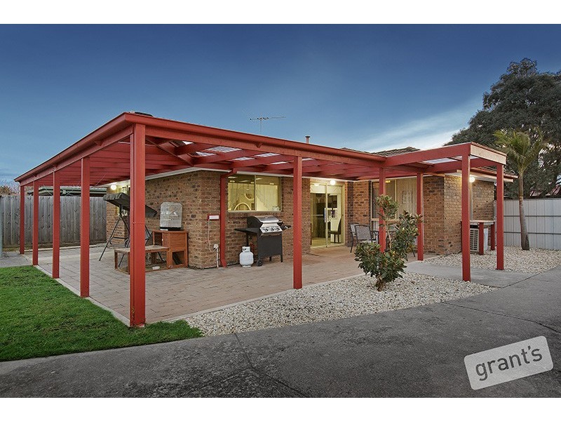 4 Ashton Place, Pakenham VIC 3810