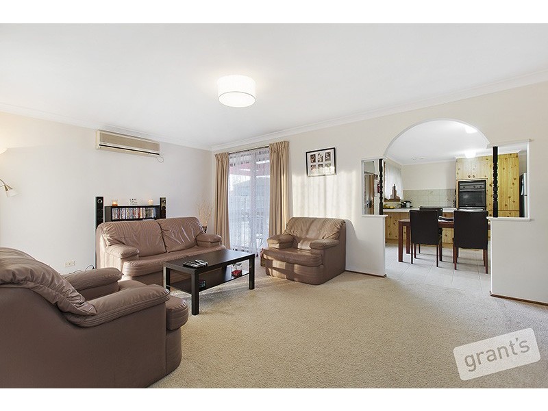 4 Ashton Place, Pakenham VIC 3810