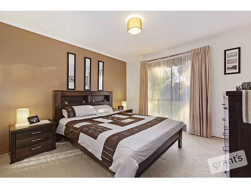 4 Ashton Place, Pakenham VIC 3810