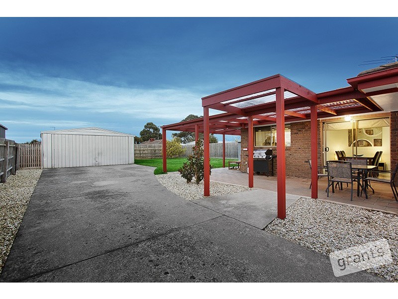 4 Ashton Place, Pakenham VIC 3810