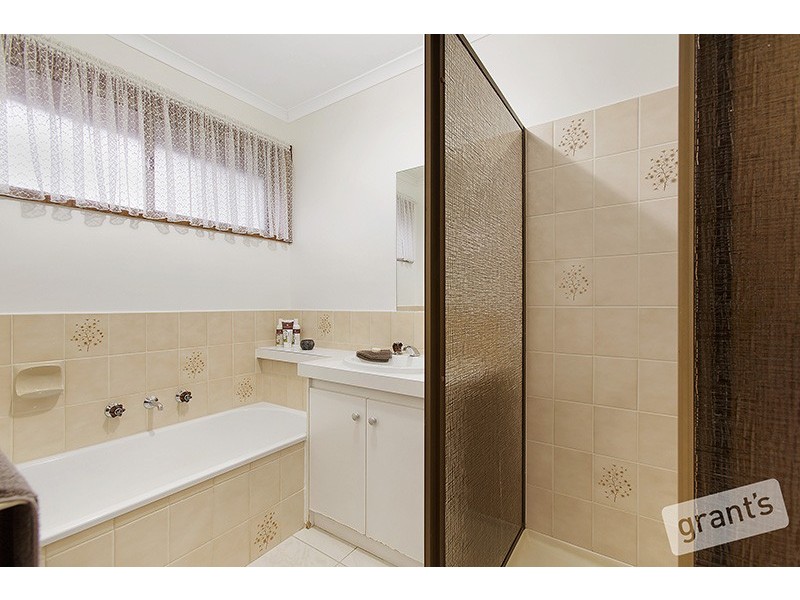 4 Ashton Place, Pakenham VIC 3810